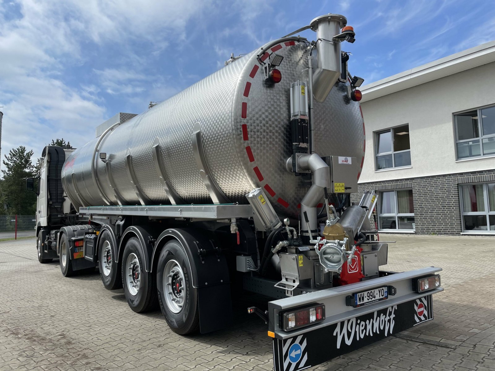 Zubringerfaß des Typs Wienhoff | Tanksattelauflieger | 30m³ V2A | NEU | Gülle | Gärrest, Neumaschine in Lingen (Ems) (Bild 2)